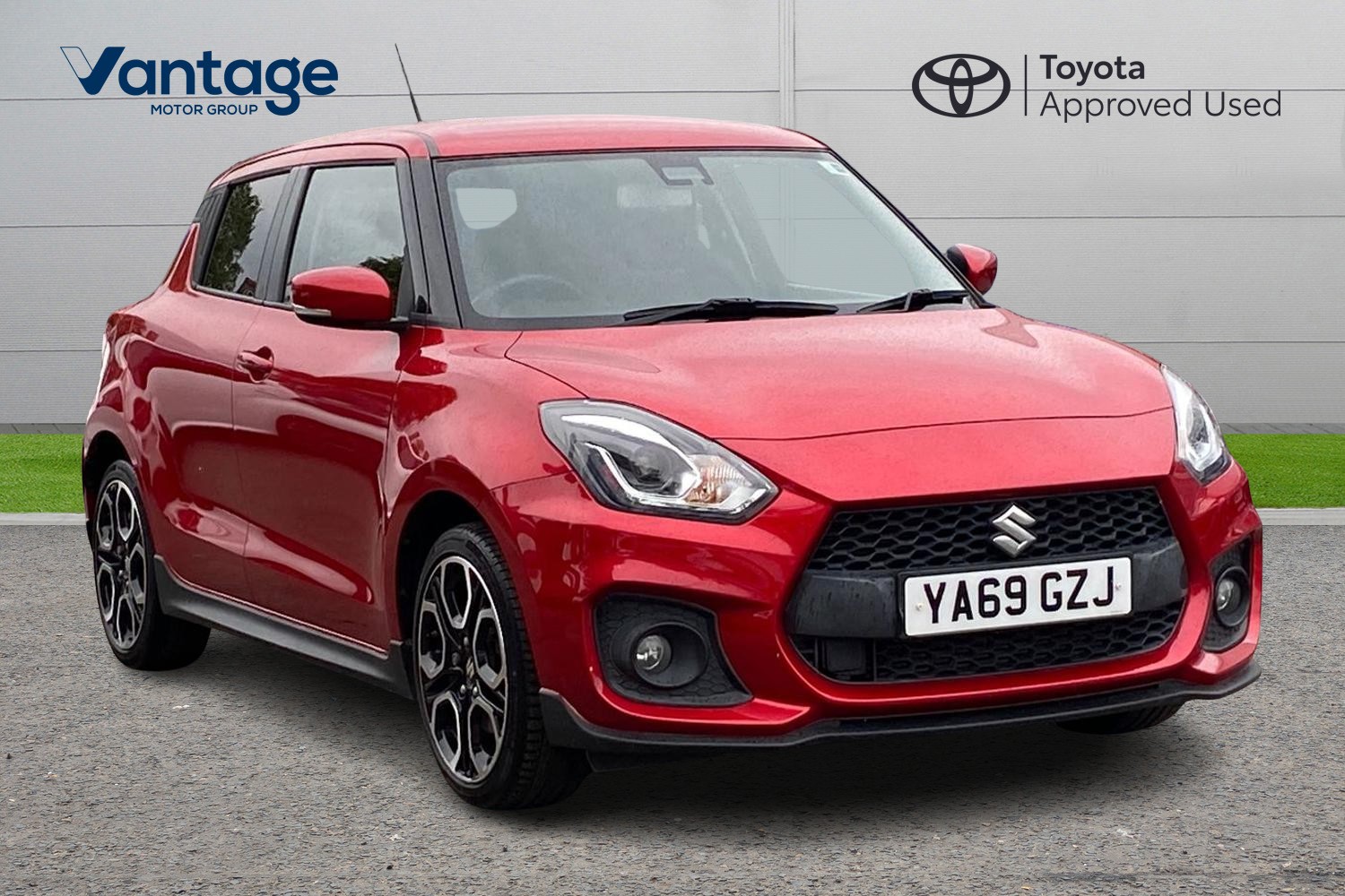 Main listing image - Suzuki Swift Sport
