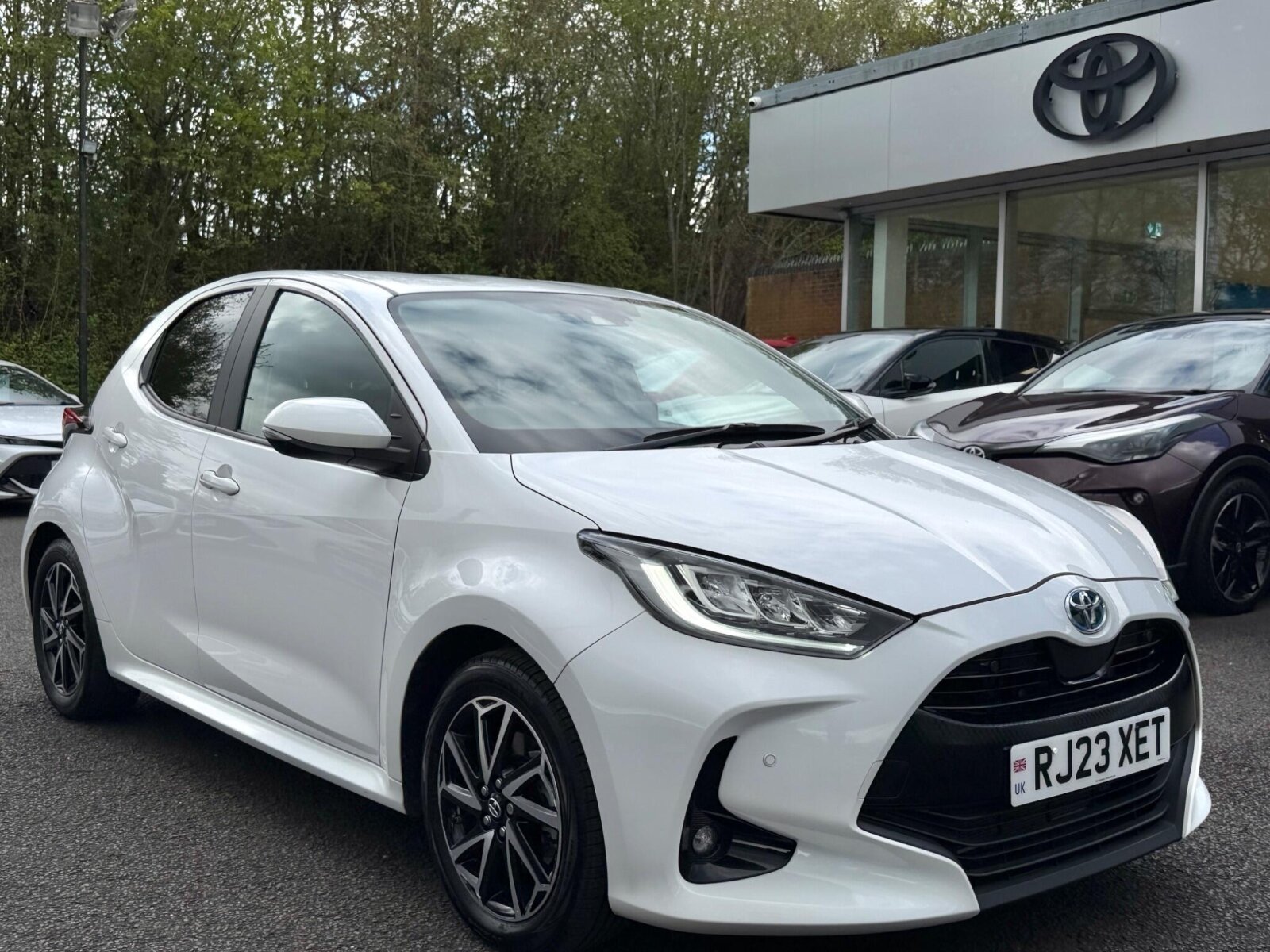 Main listing image - Toyota Yaris