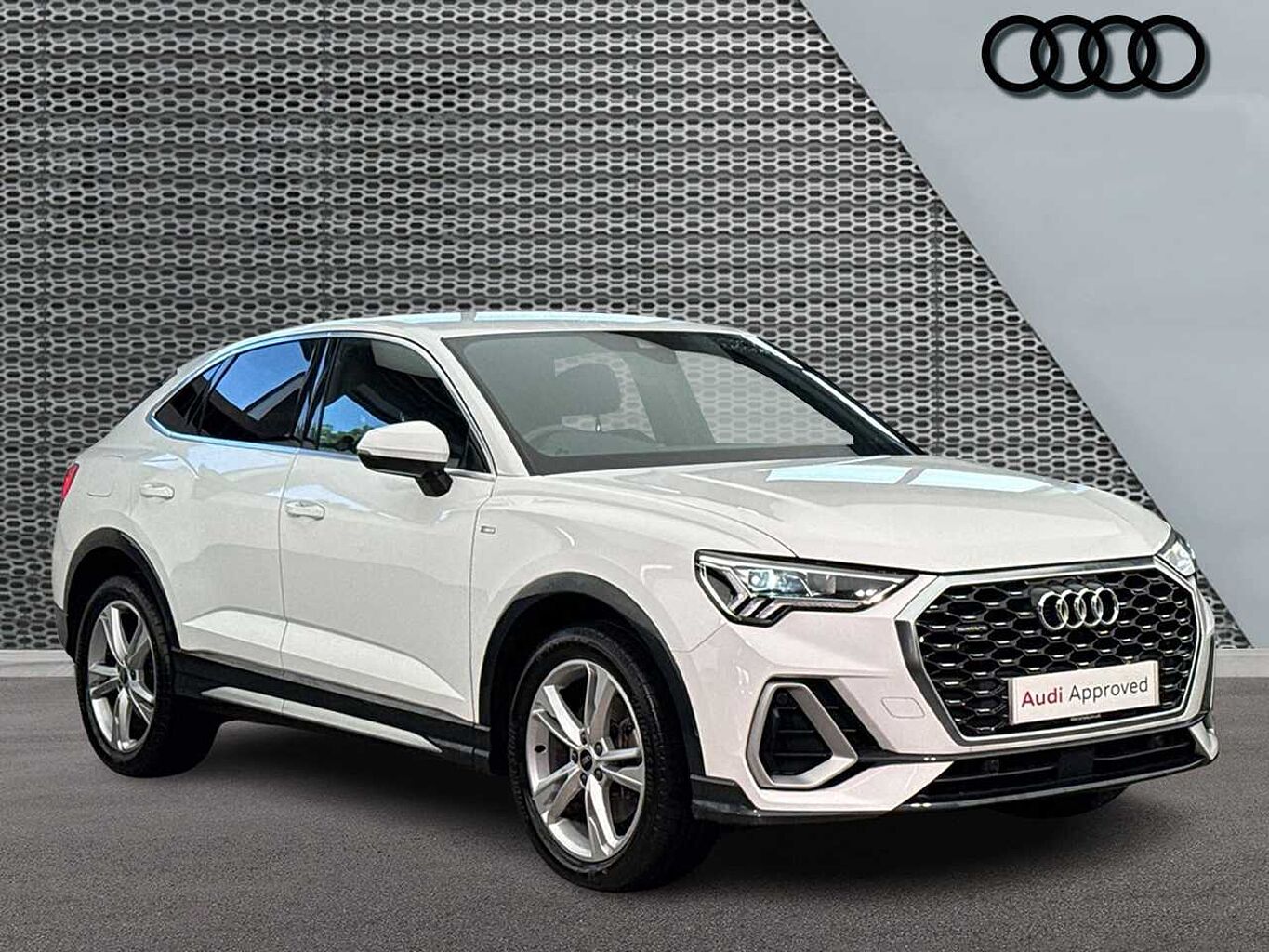 Main listing image - Audi Q3