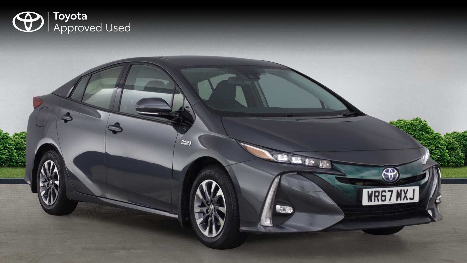 Main listing image - Toyota Prius Plug-In