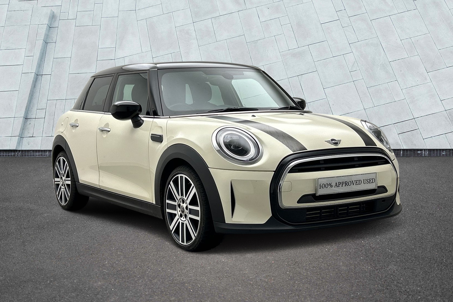 Main listing image - MINI Hatchback 5dr