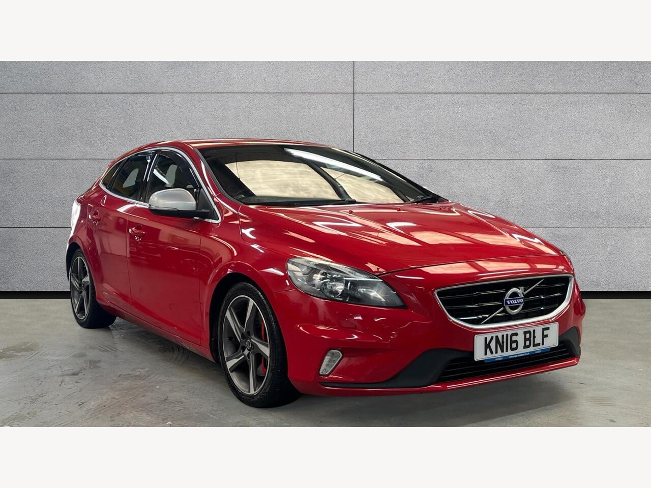 Main listing image - Volvo V40