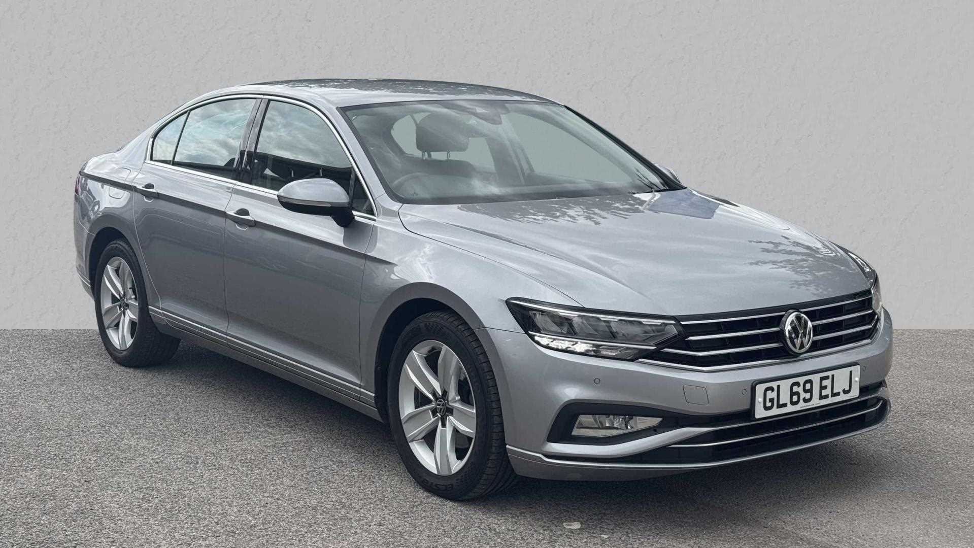 Main listing image - Volkswagen Passat