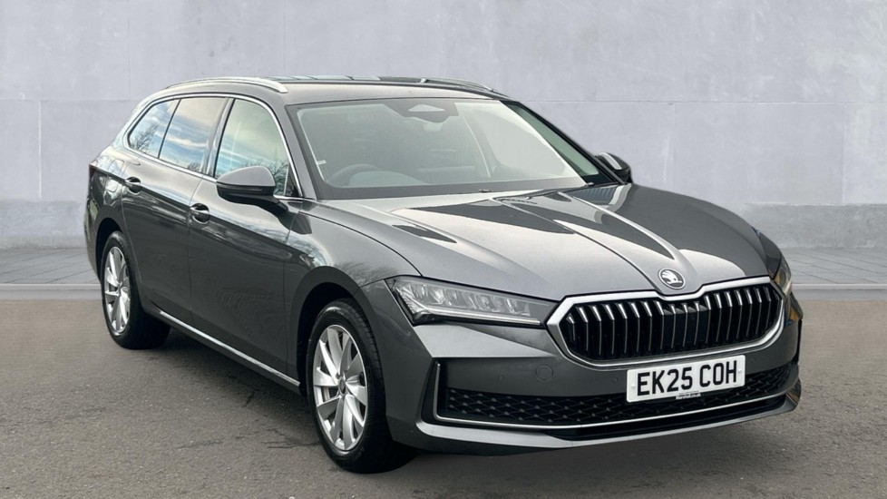 Main listing image - Skoda Superb Estate