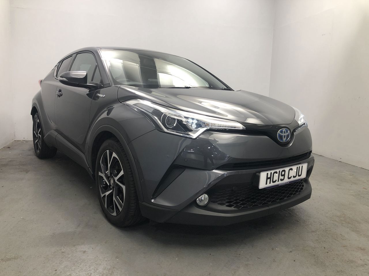 Main listing image - Toyota C-HR