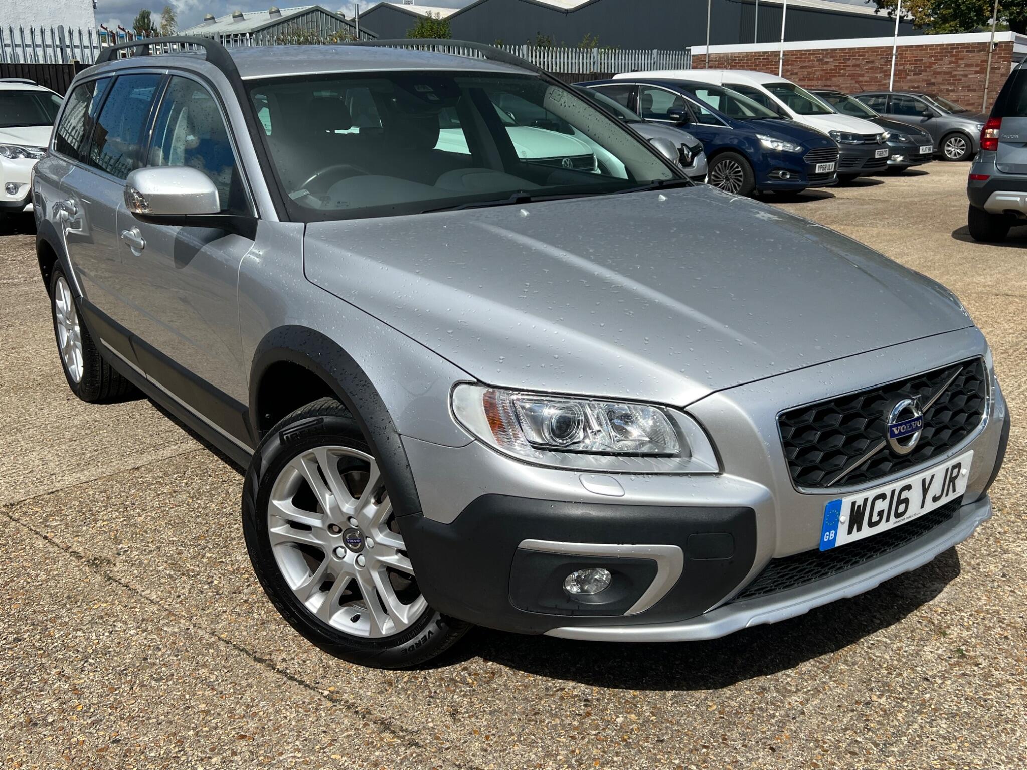 Main listing image - Volvo XC70