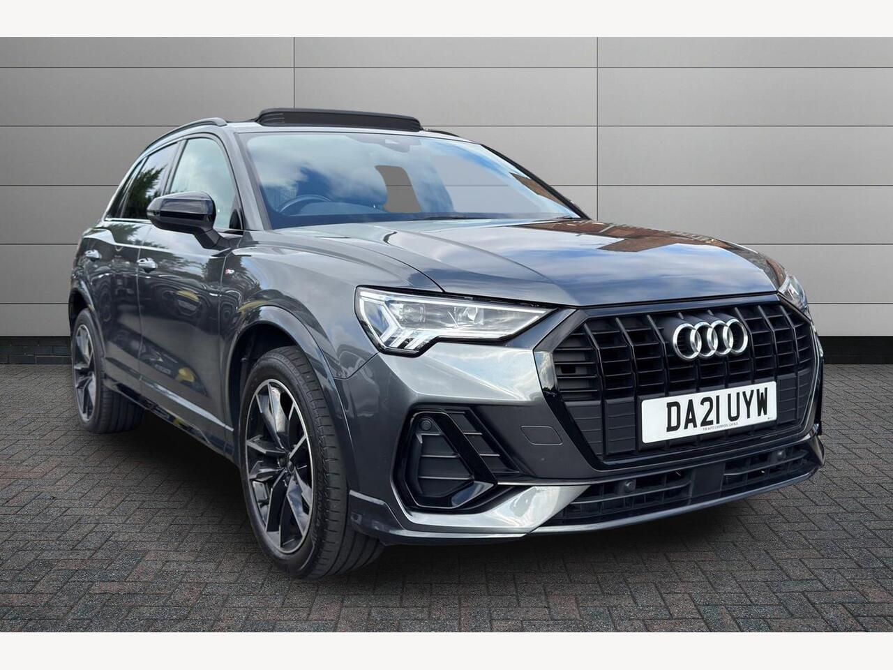 Main listing image - Audi Q3