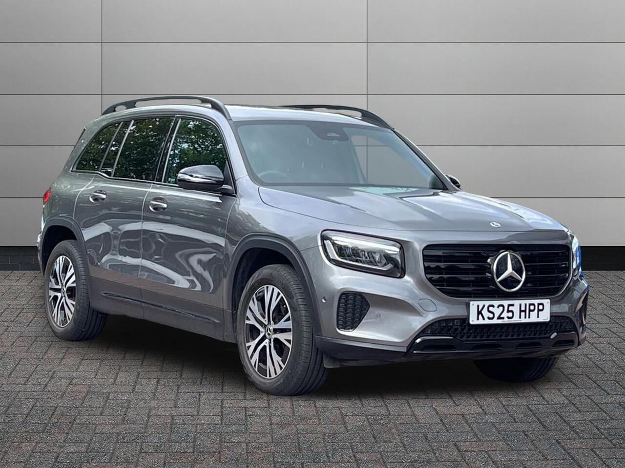 Main listing image - Mercedes-Benz GLB