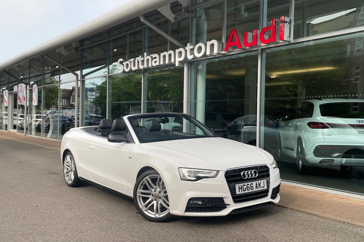 Main listing image - Audi A5 Cabriolet