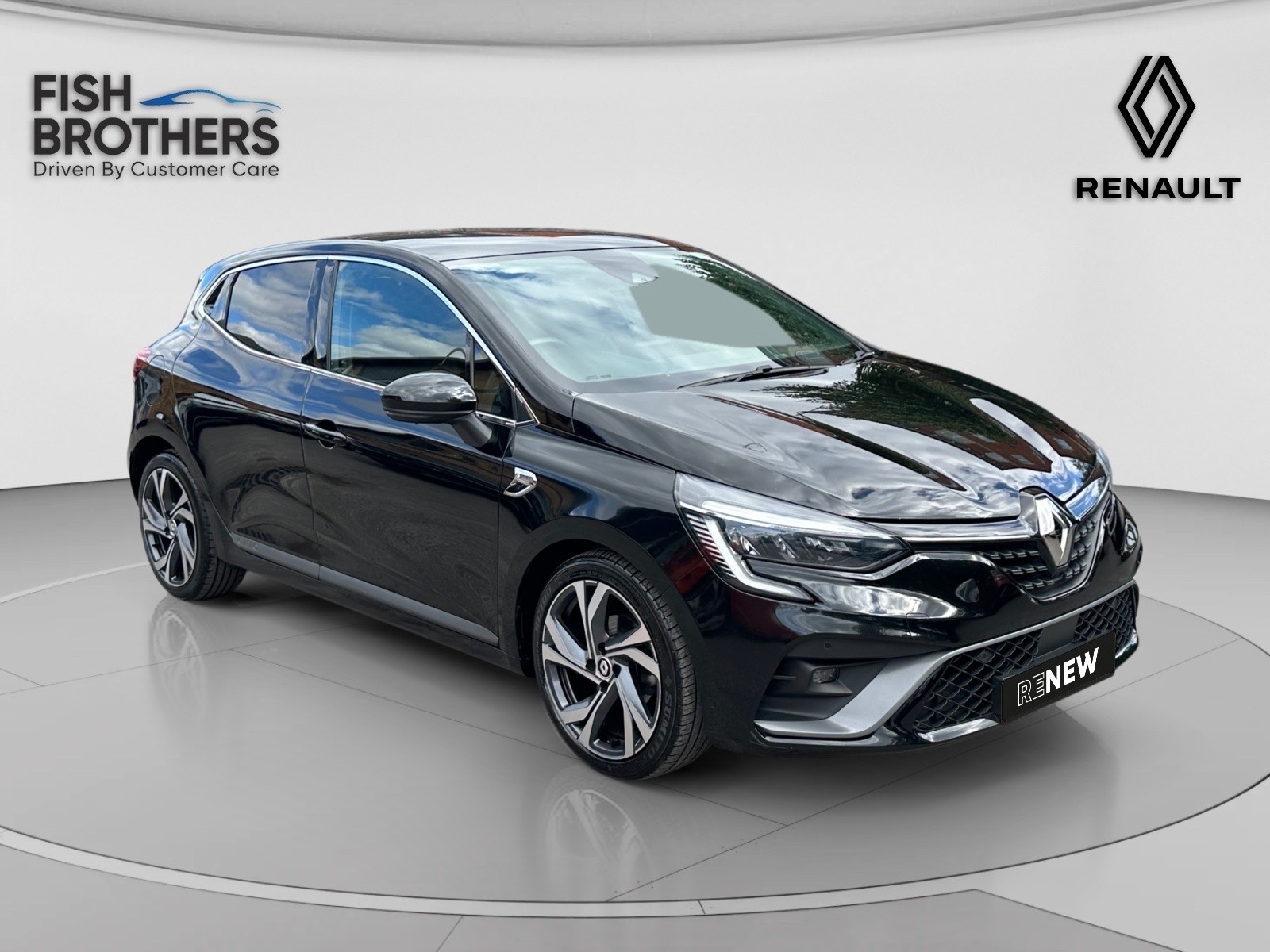 Main listing image - Renault Clio
