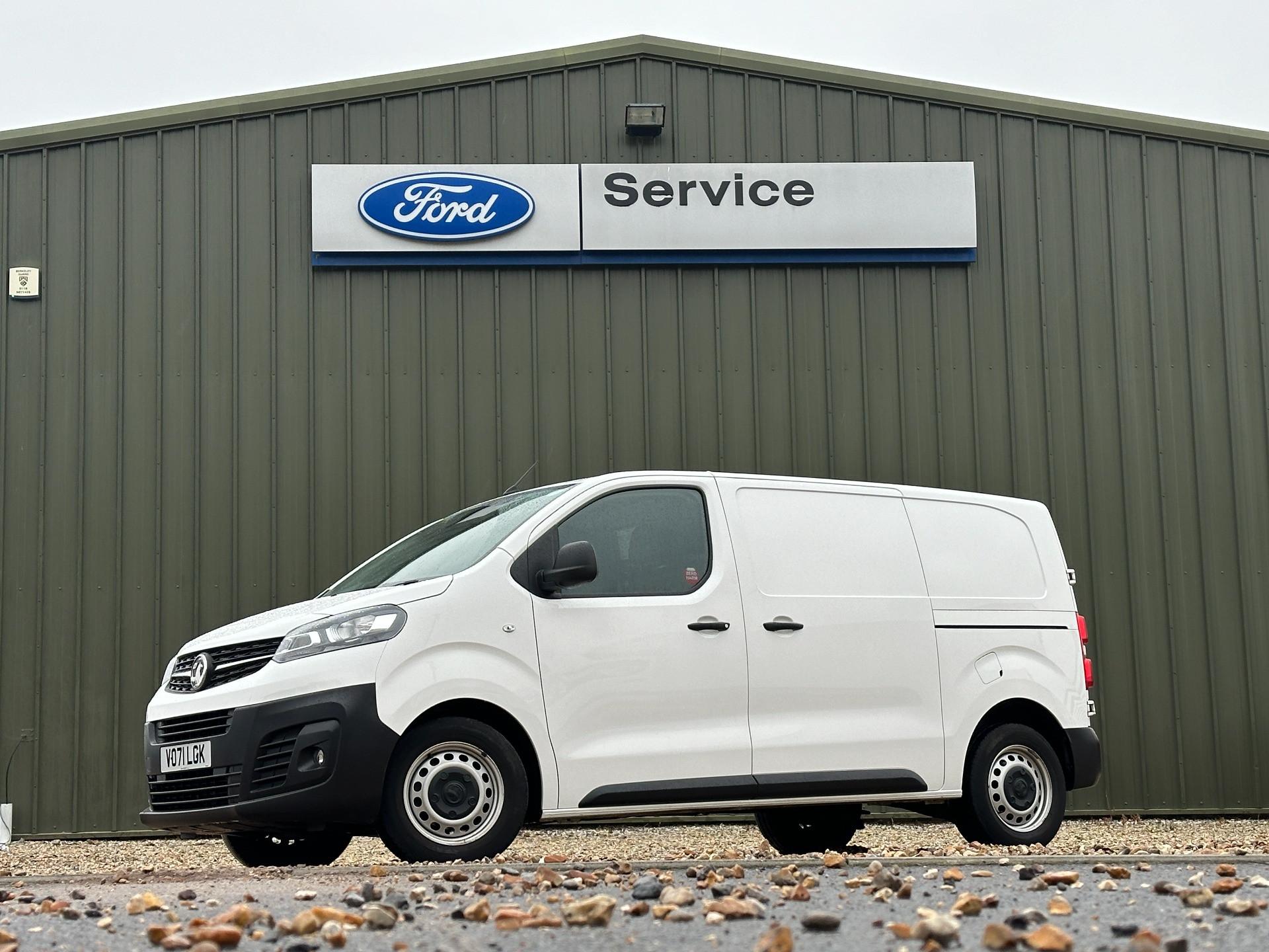 Main listing image - Vauxhall Vivaro