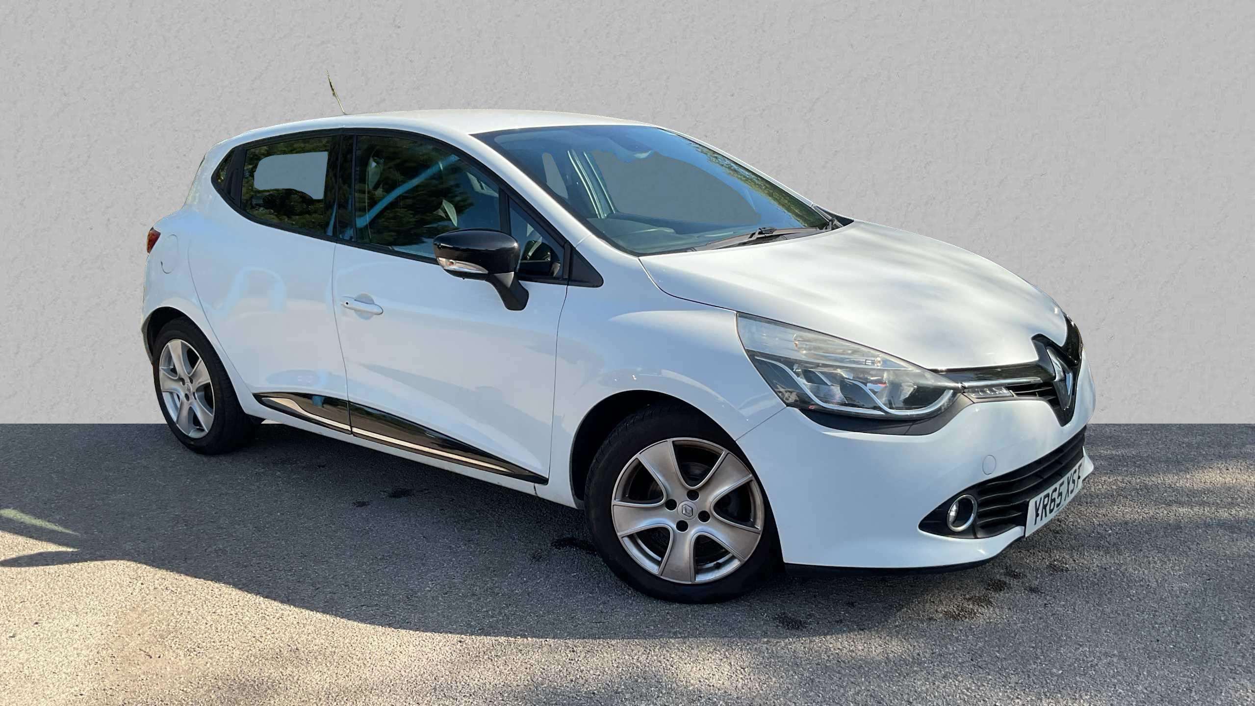 Main listing image - Renault Clio