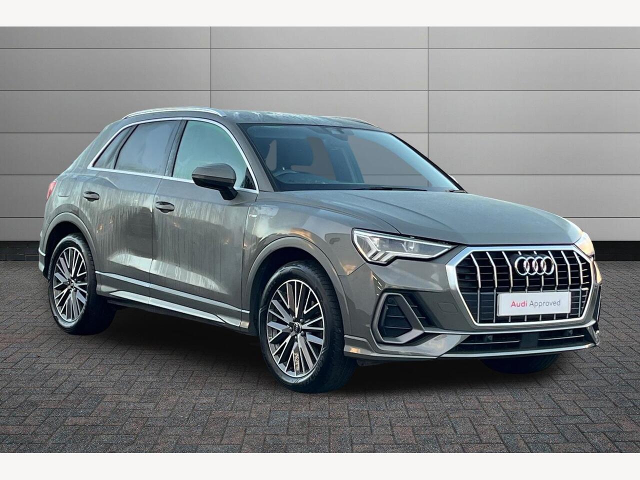 Main listing image - Audi Q3
