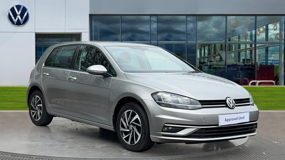 Main listing image - Volkswagen Golf
