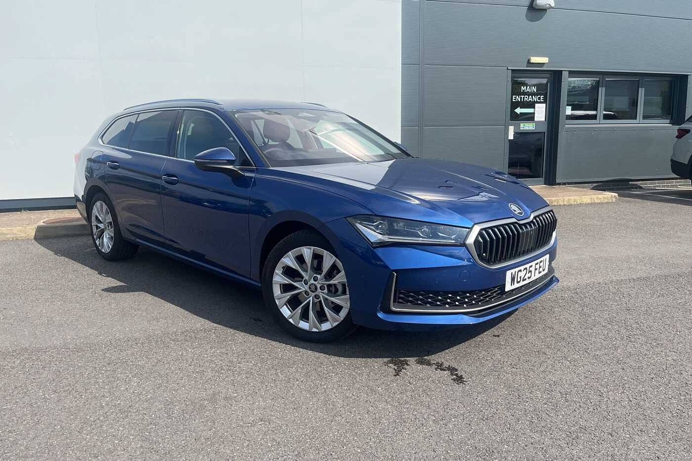 Main listing image - Skoda Superb Estate