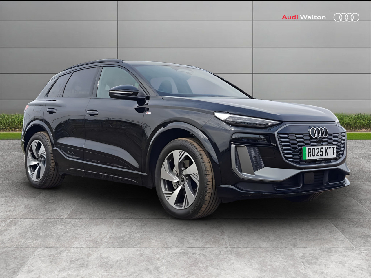 Main listing image - Audi Q6 e-tron