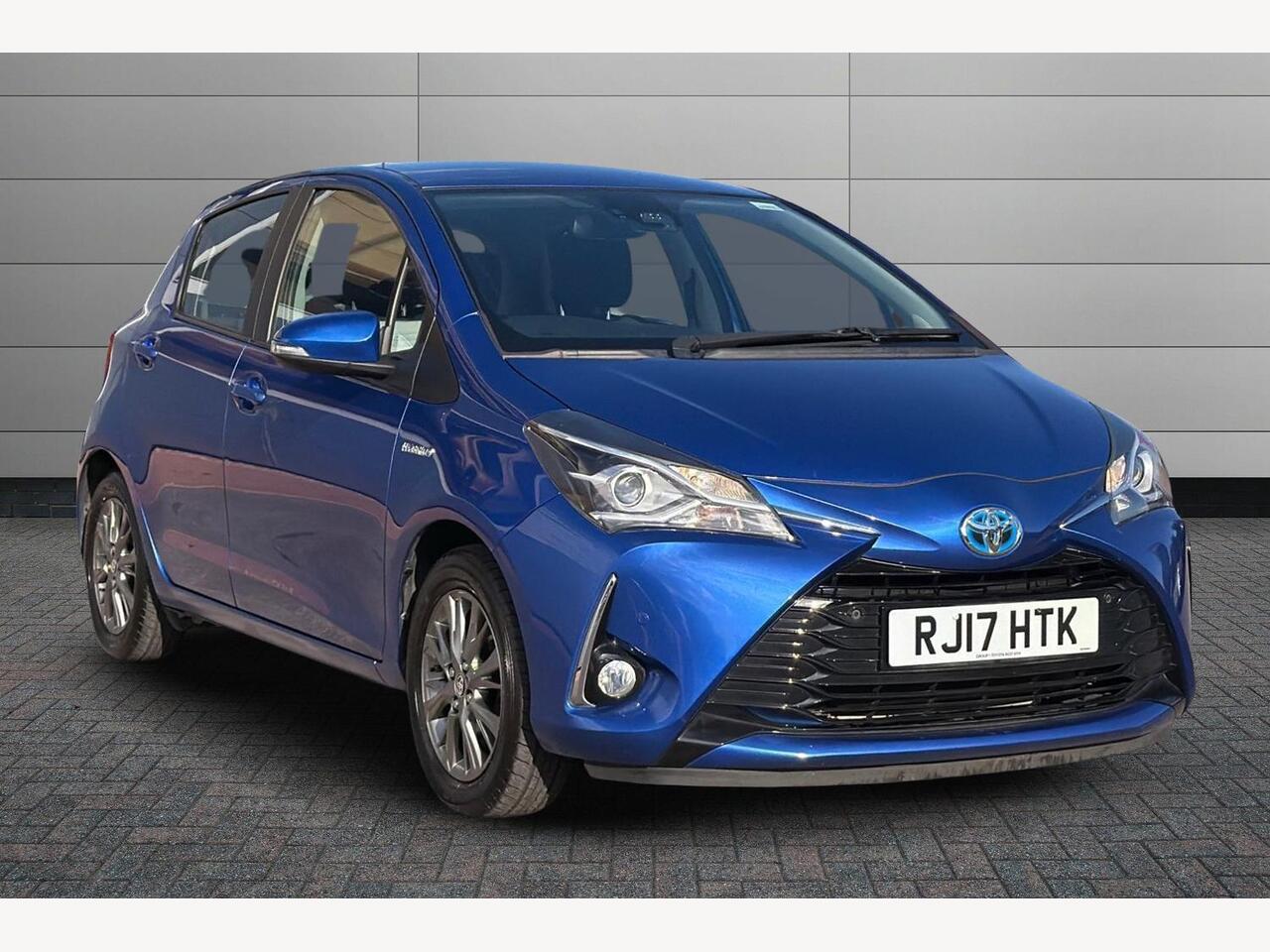 Main listing image - Toyota Yaris