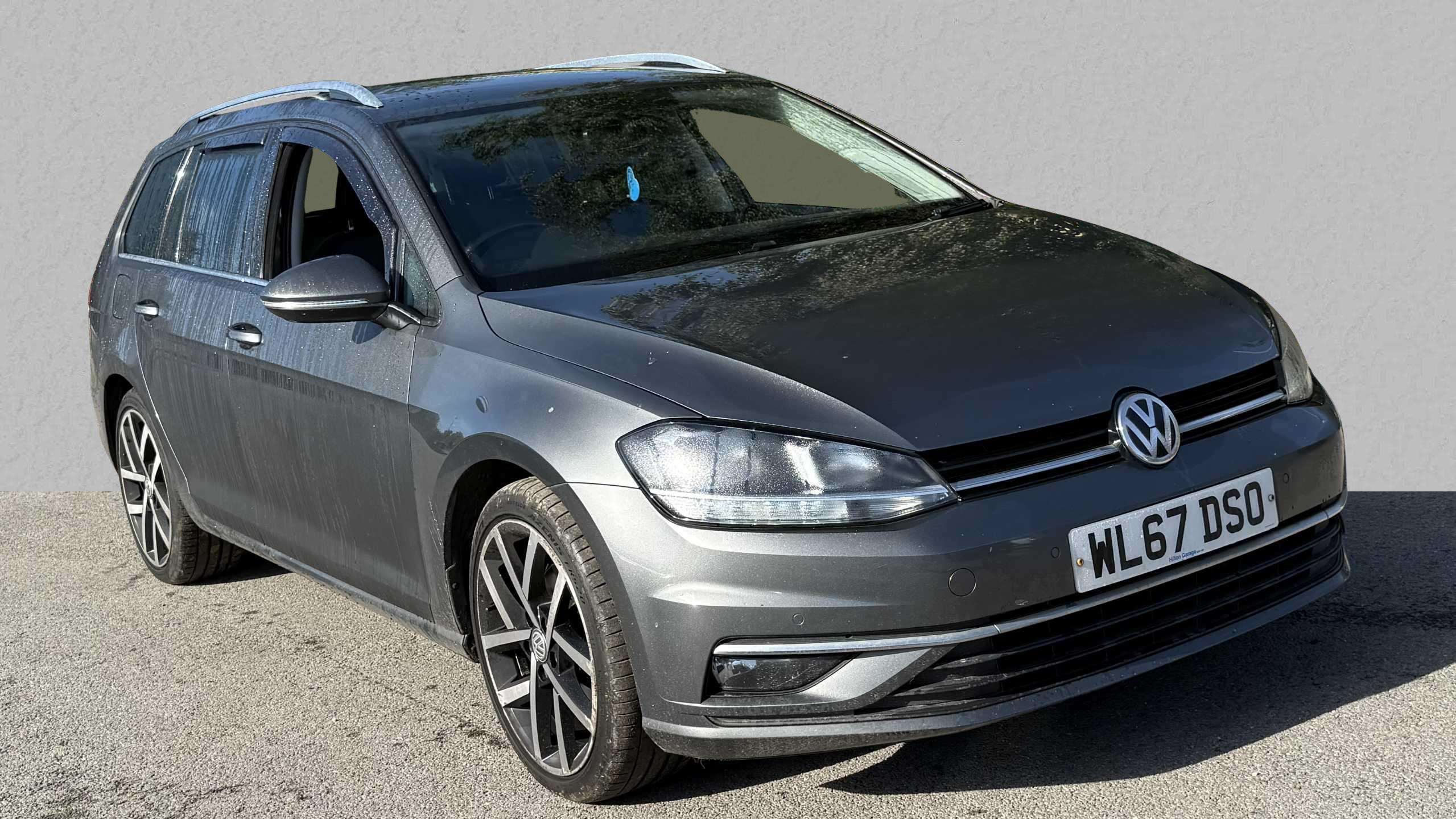 Main listing image - Volkswagen Golf Estate