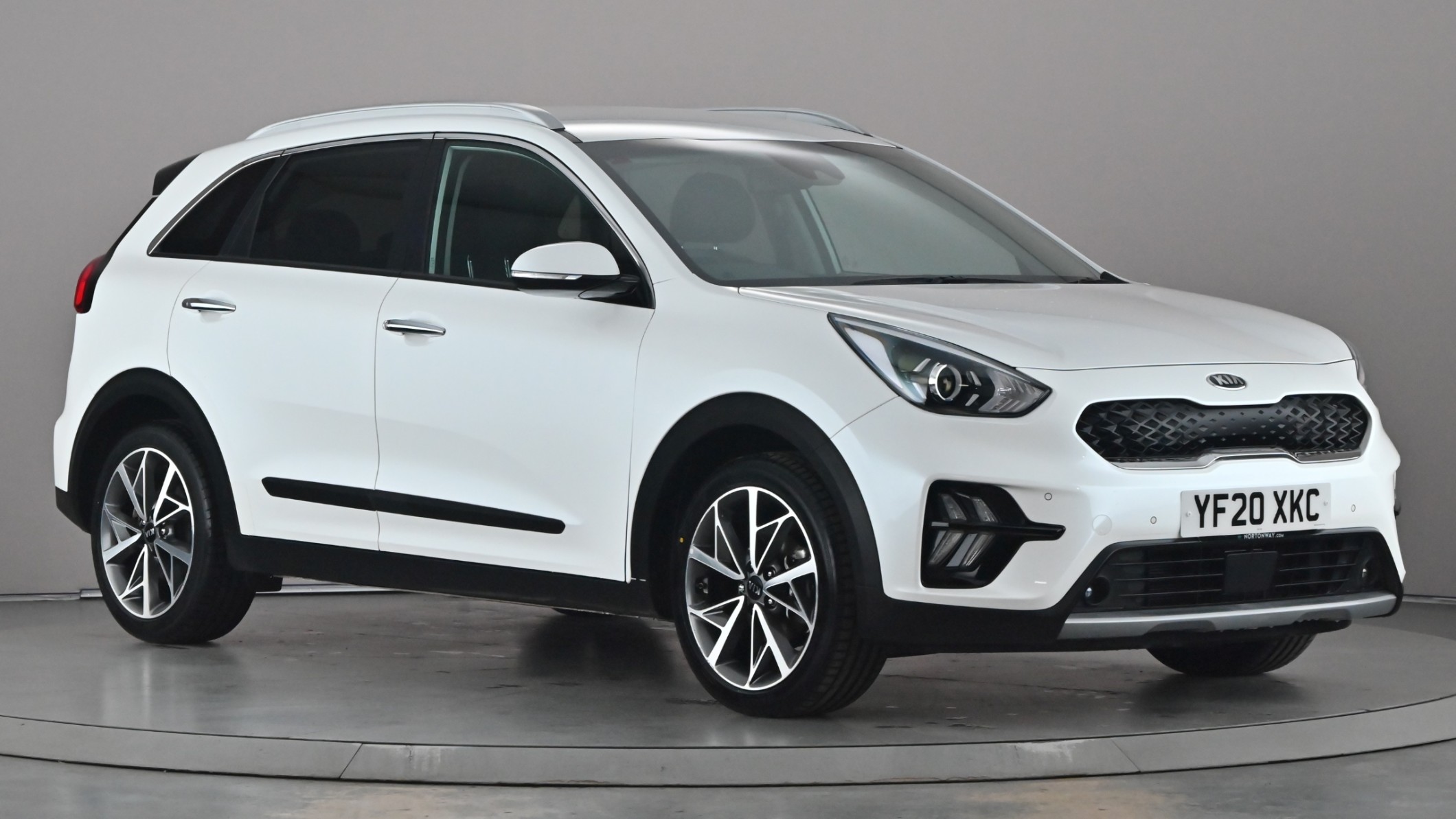 Main listing image - Kia Niro