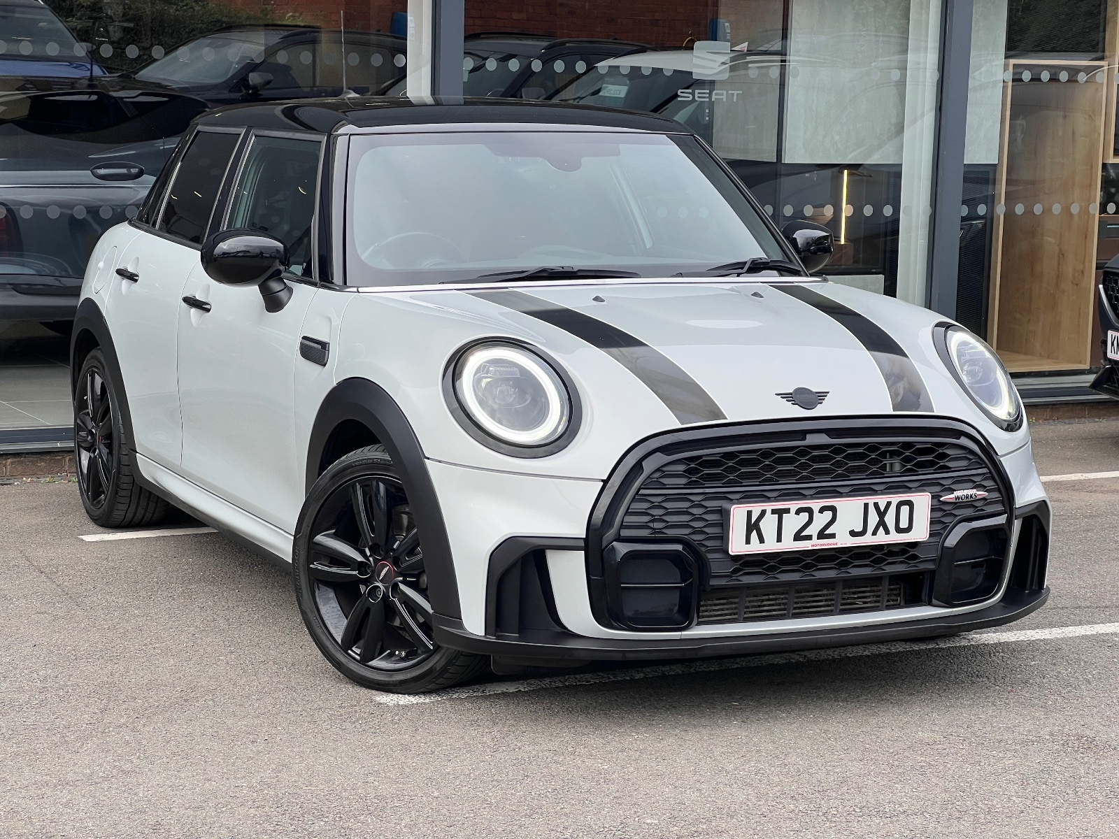 Main listing image - MINI Hatchback 5dr
