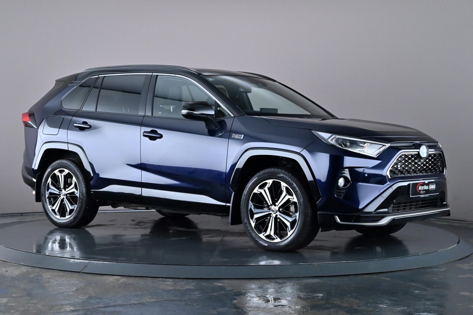 Main listing image - Toyota RAV4