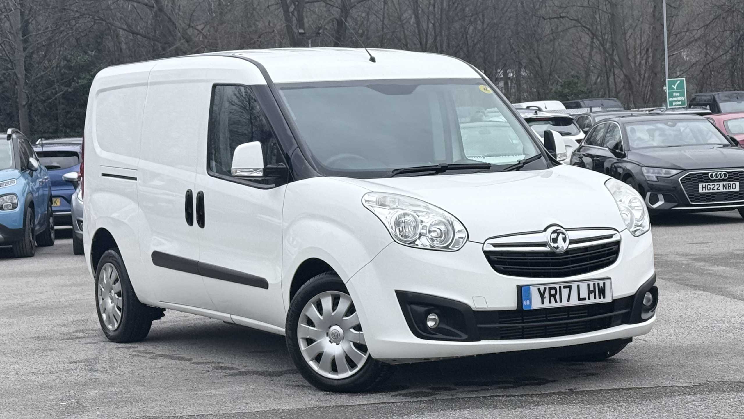 Main listing image - Vauxhall Combo