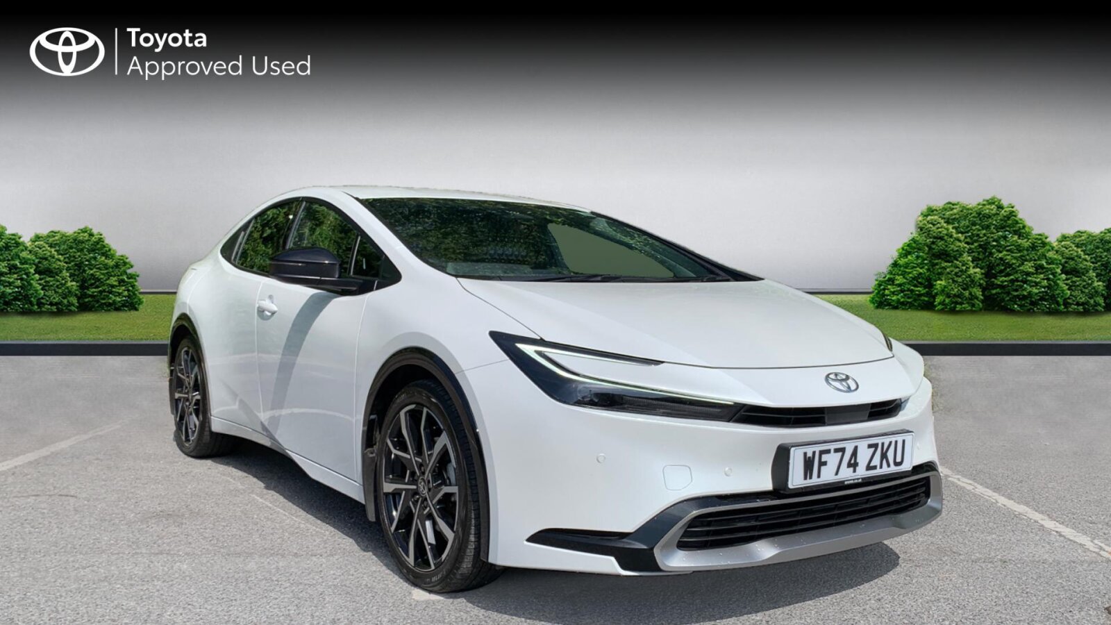 Main listing image - Toyota Prius Plug-In