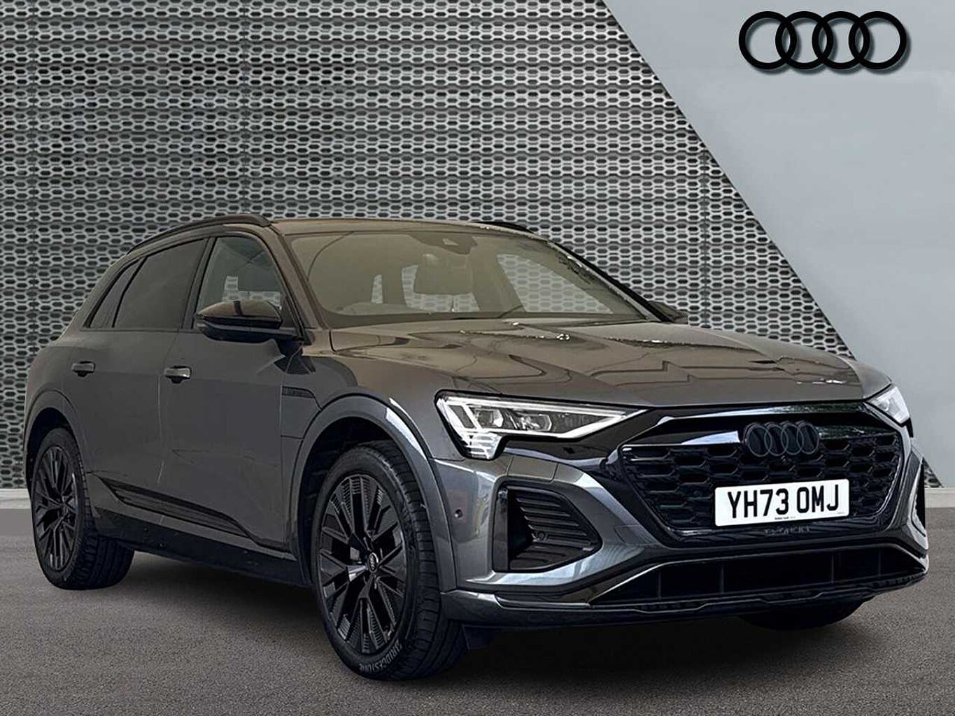 Main listing image - Audi Q8