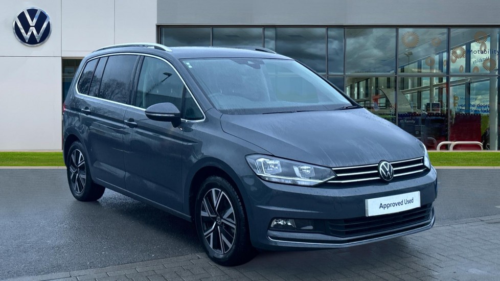 Main listing image - Volkswagen Touran