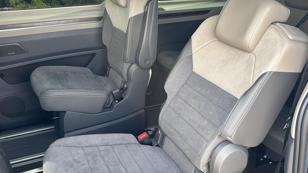 Main listing image - Volkswagen Multivan
