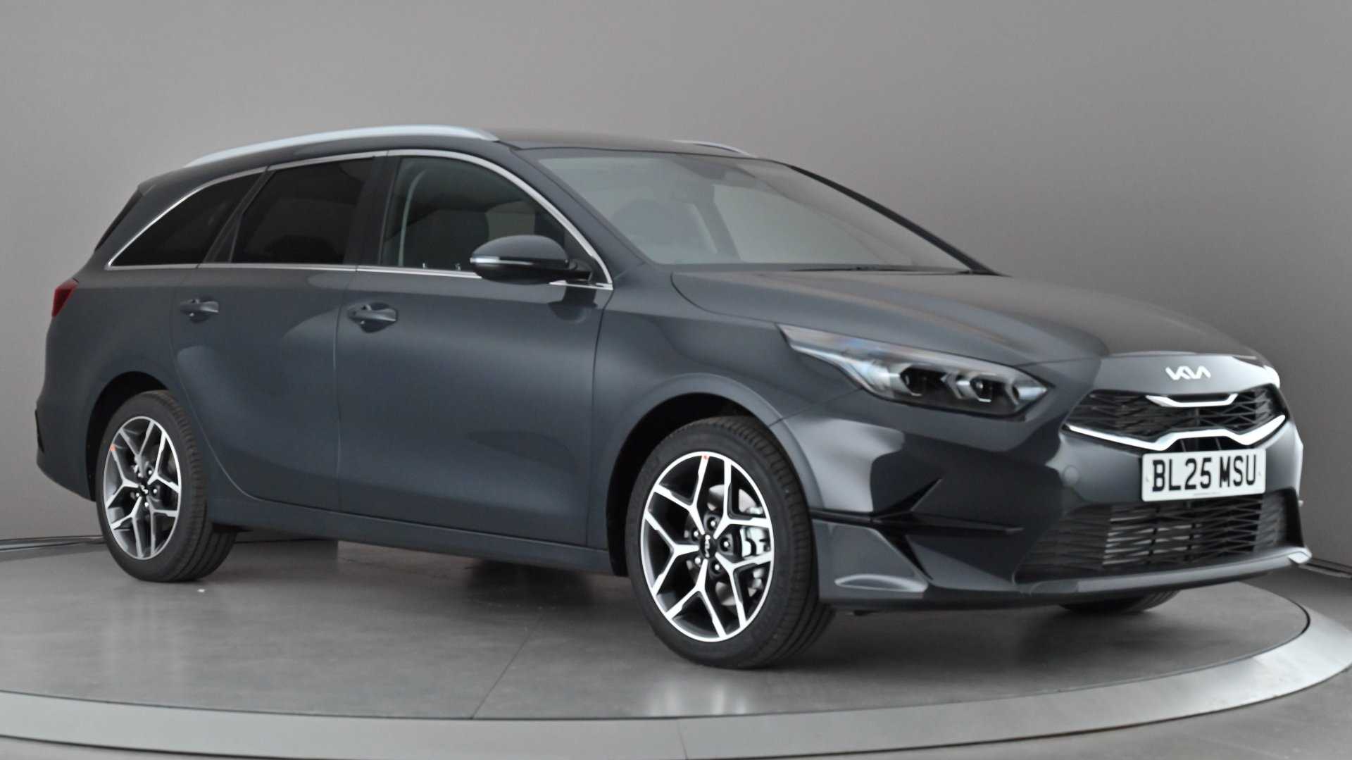 Main listing image - Kia Ceed SW