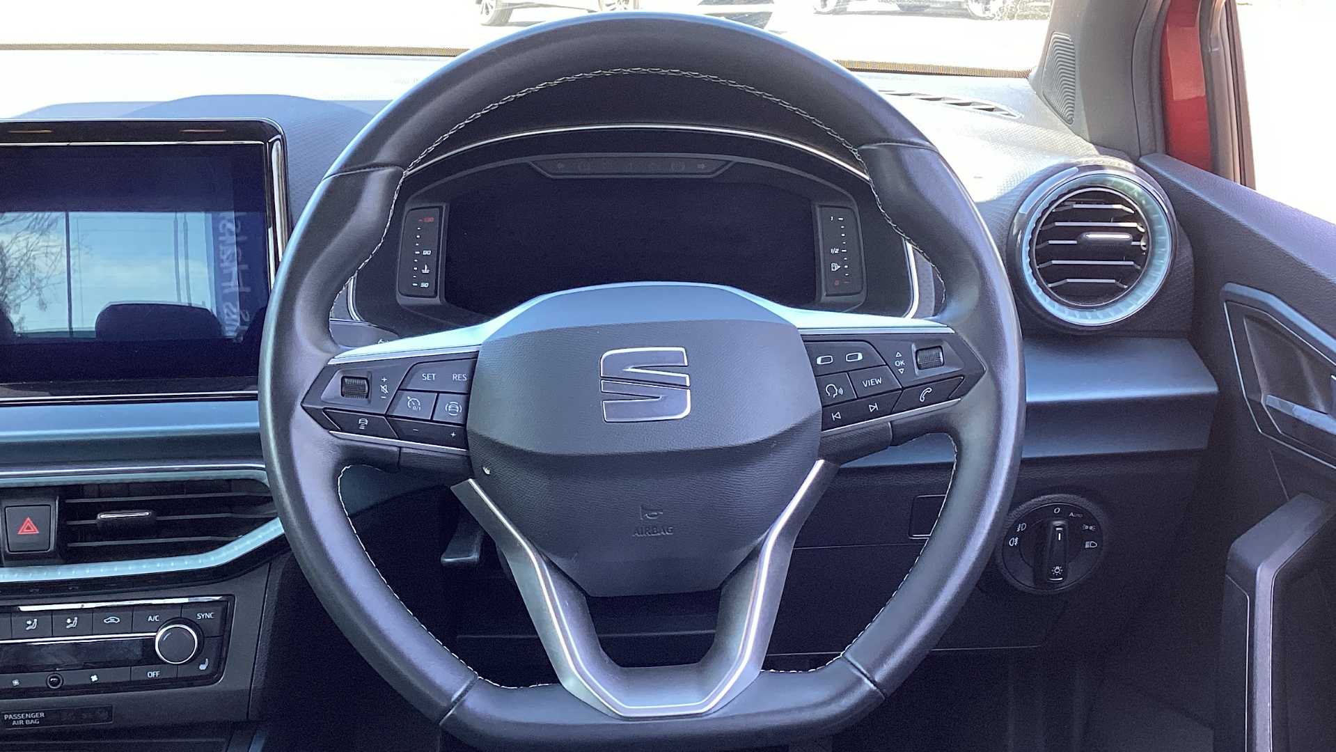 Main listing image - SEAT Arona