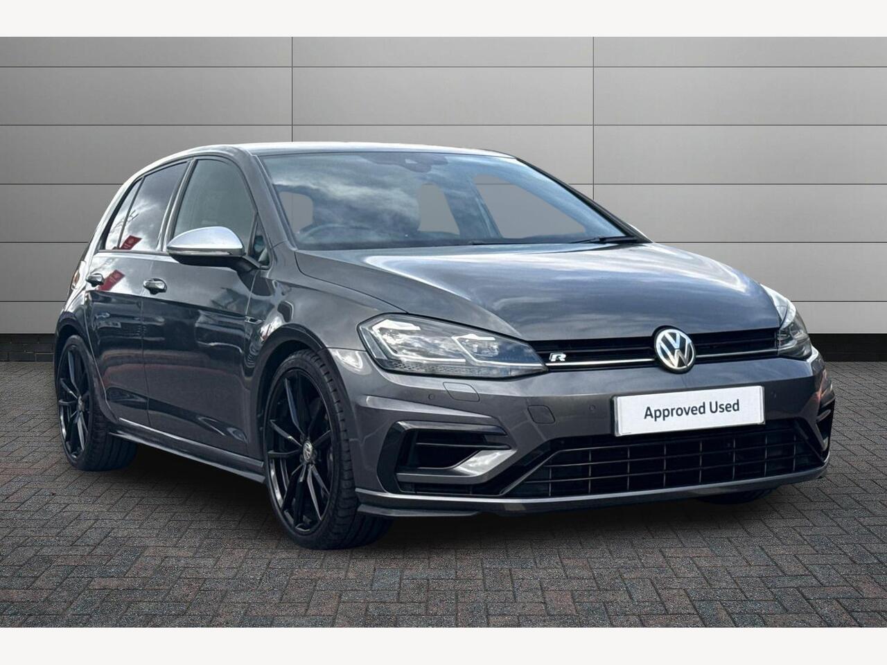 Main listing image - Volkswagen Golf