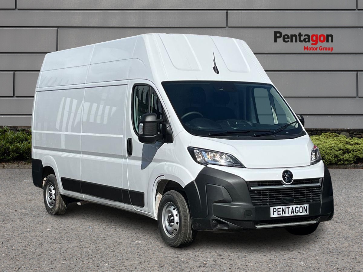 Main listing image - Vauxhall Movano