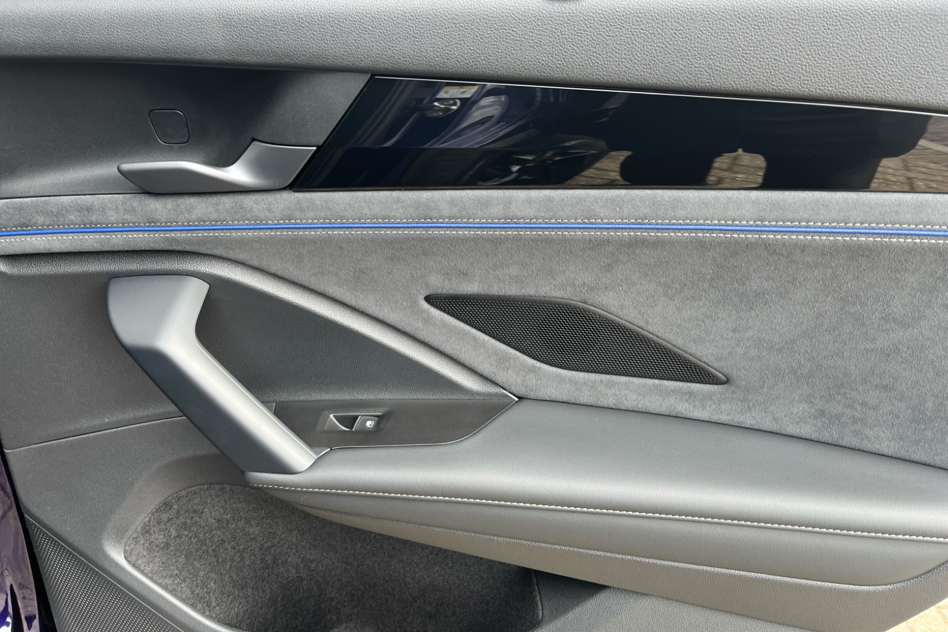 Main listing image - Volkswagen Tayron