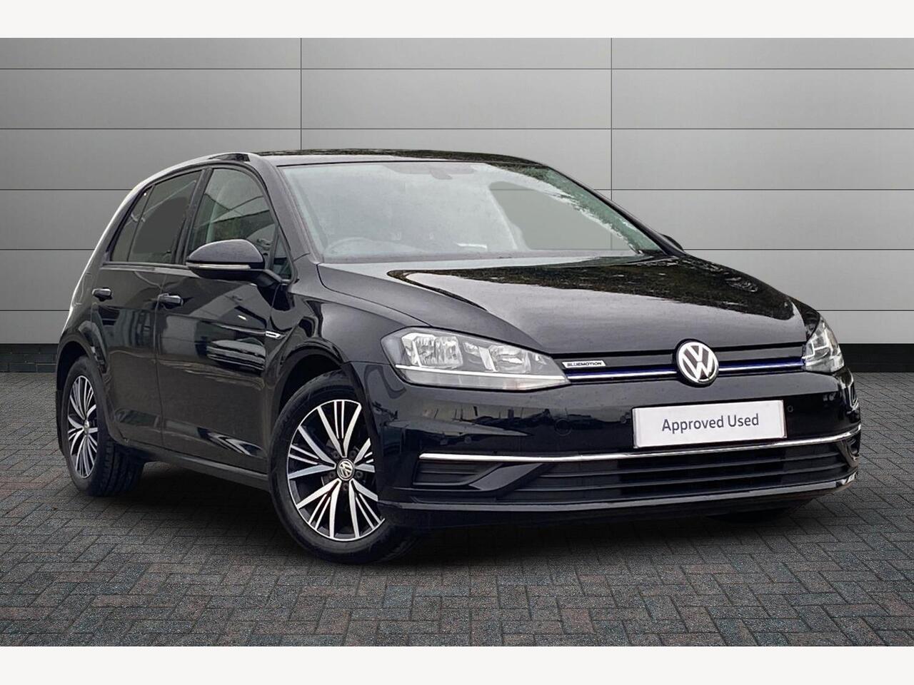 Main listing image - Volkswagen Golf