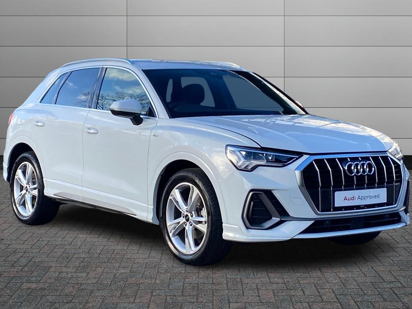 Main listing image - Audi Q3