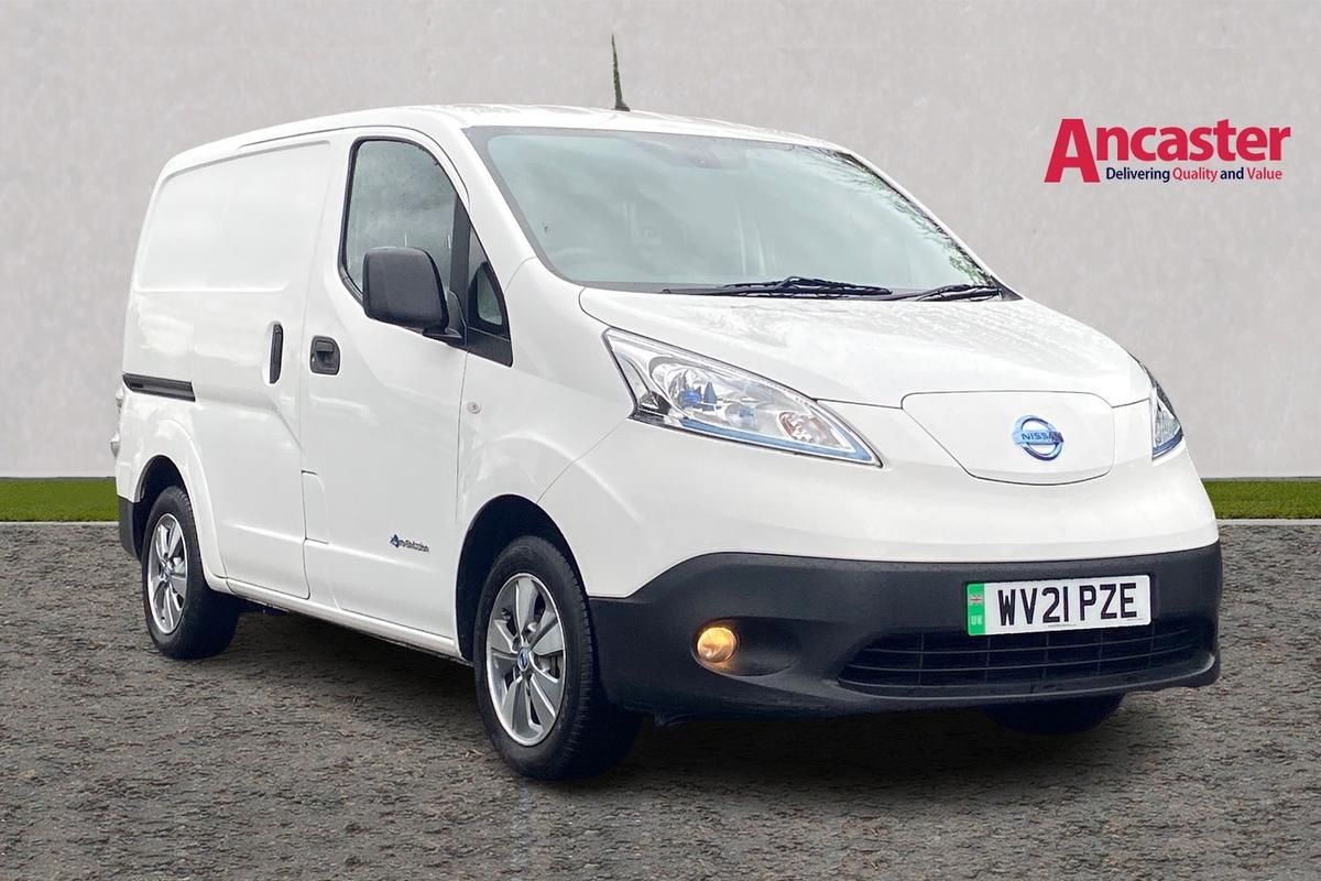 Main listing image - Nissan e-NV200