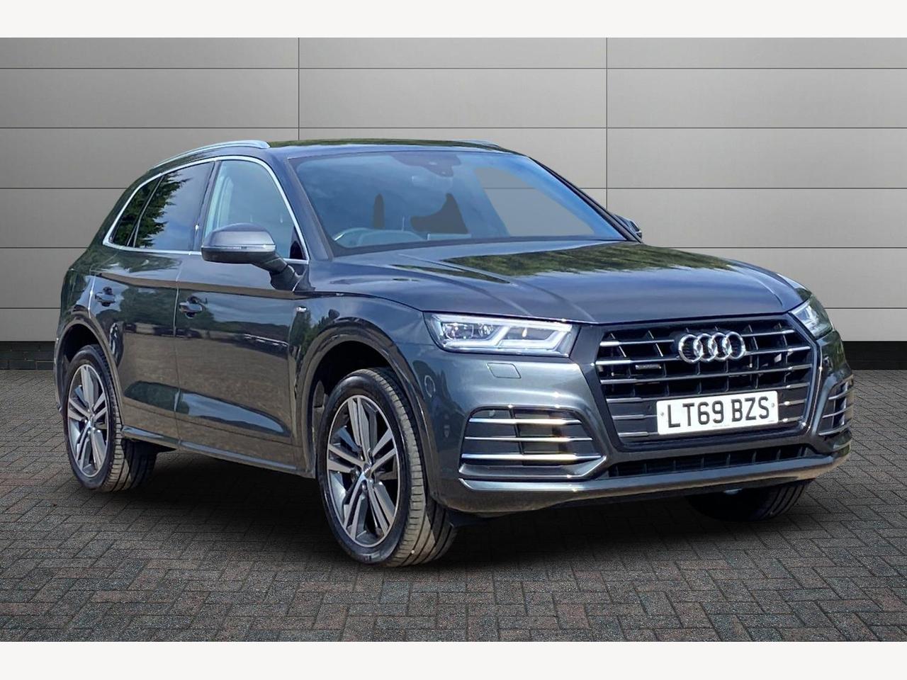 Main listing image - Audi Q5