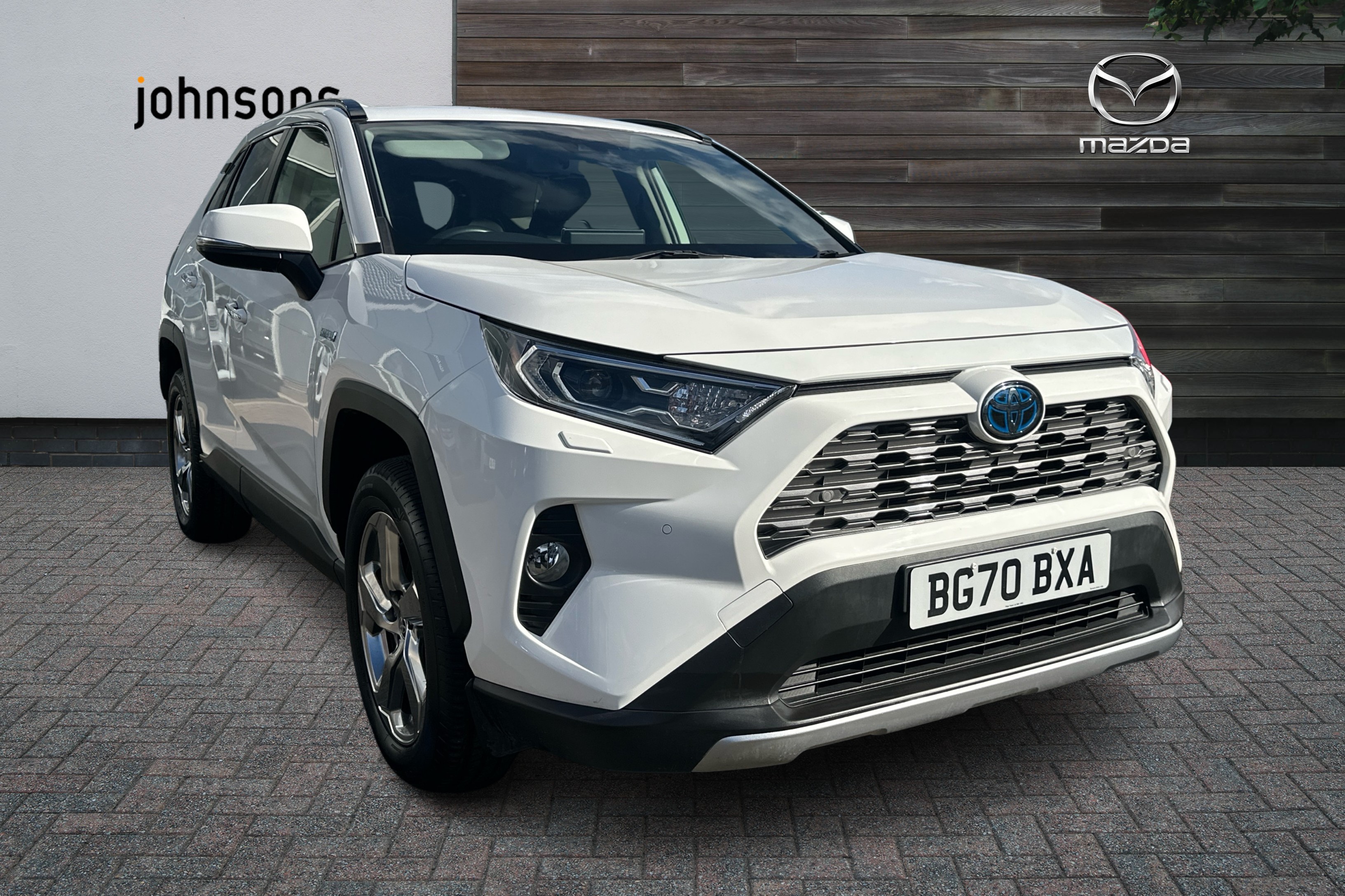 Main listing image - Toyota RAV4