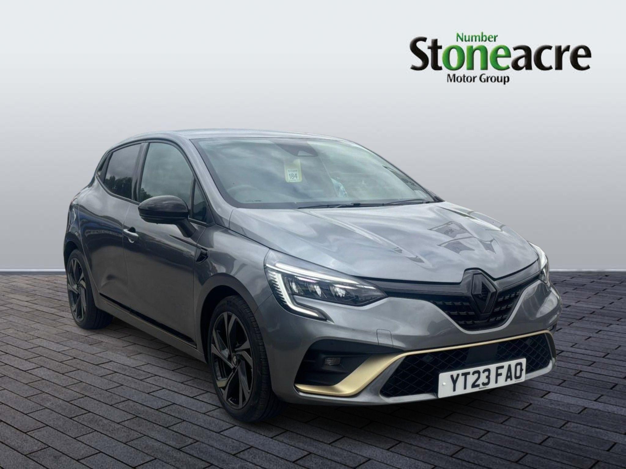 Main listing image - Renault Clio