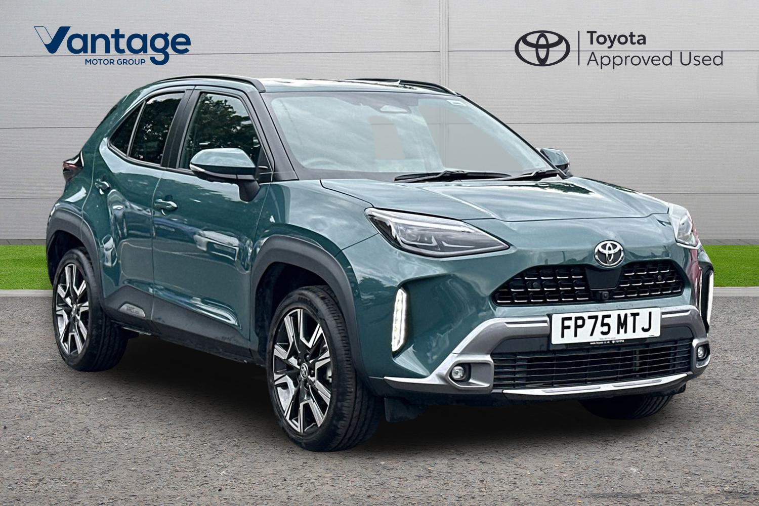 Main listing image - Toyota Yaris Cross