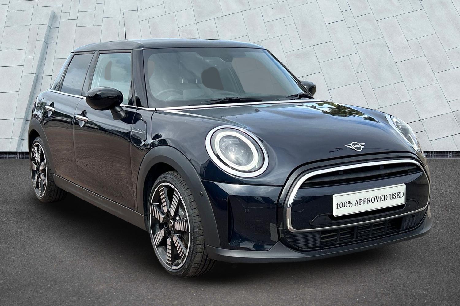 Main listing image - MINI Hatchback 5dr