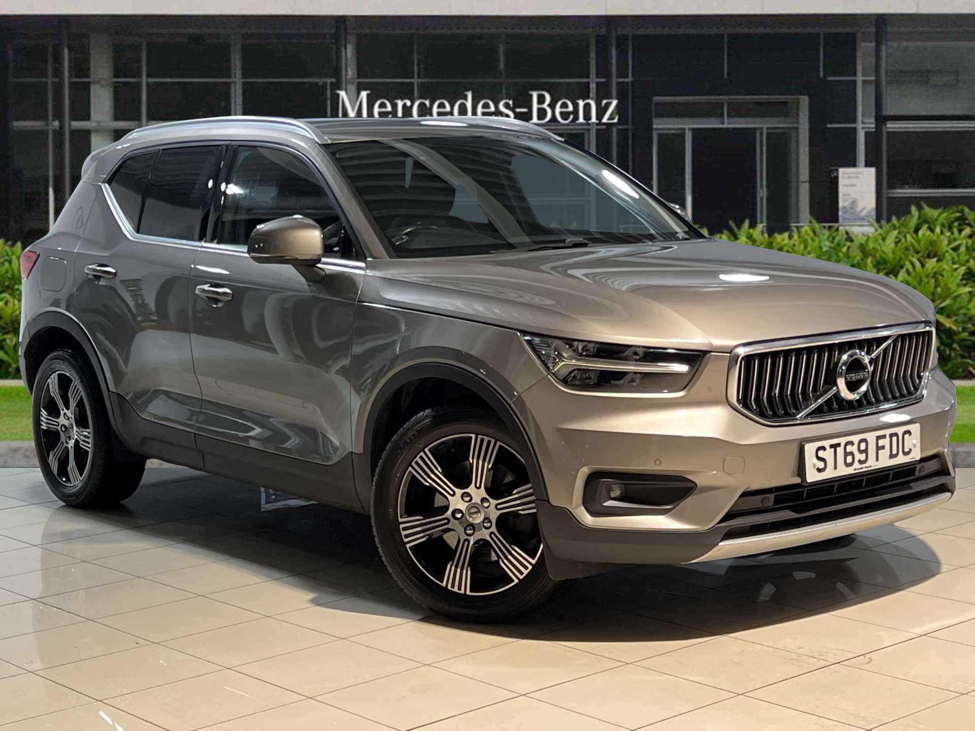 Main listing image - Volvo XC40
