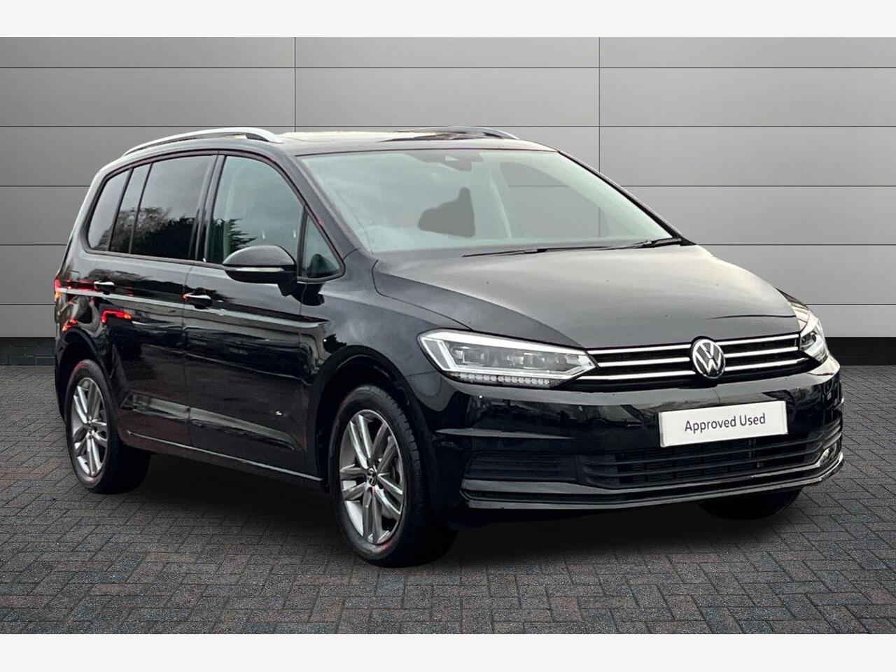 Main listing image - Volkswagen Touran