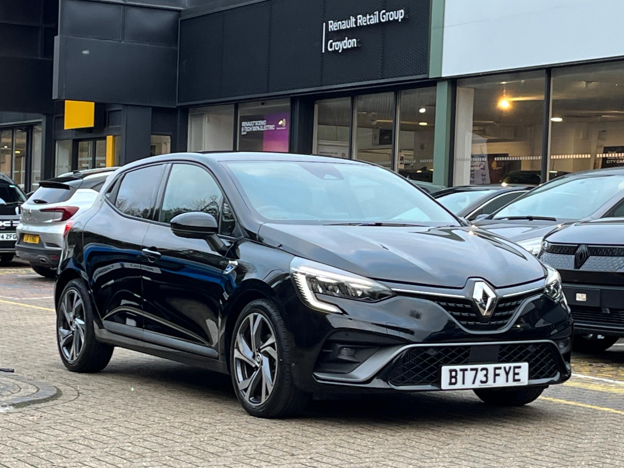 Main listing image - Renault Clio