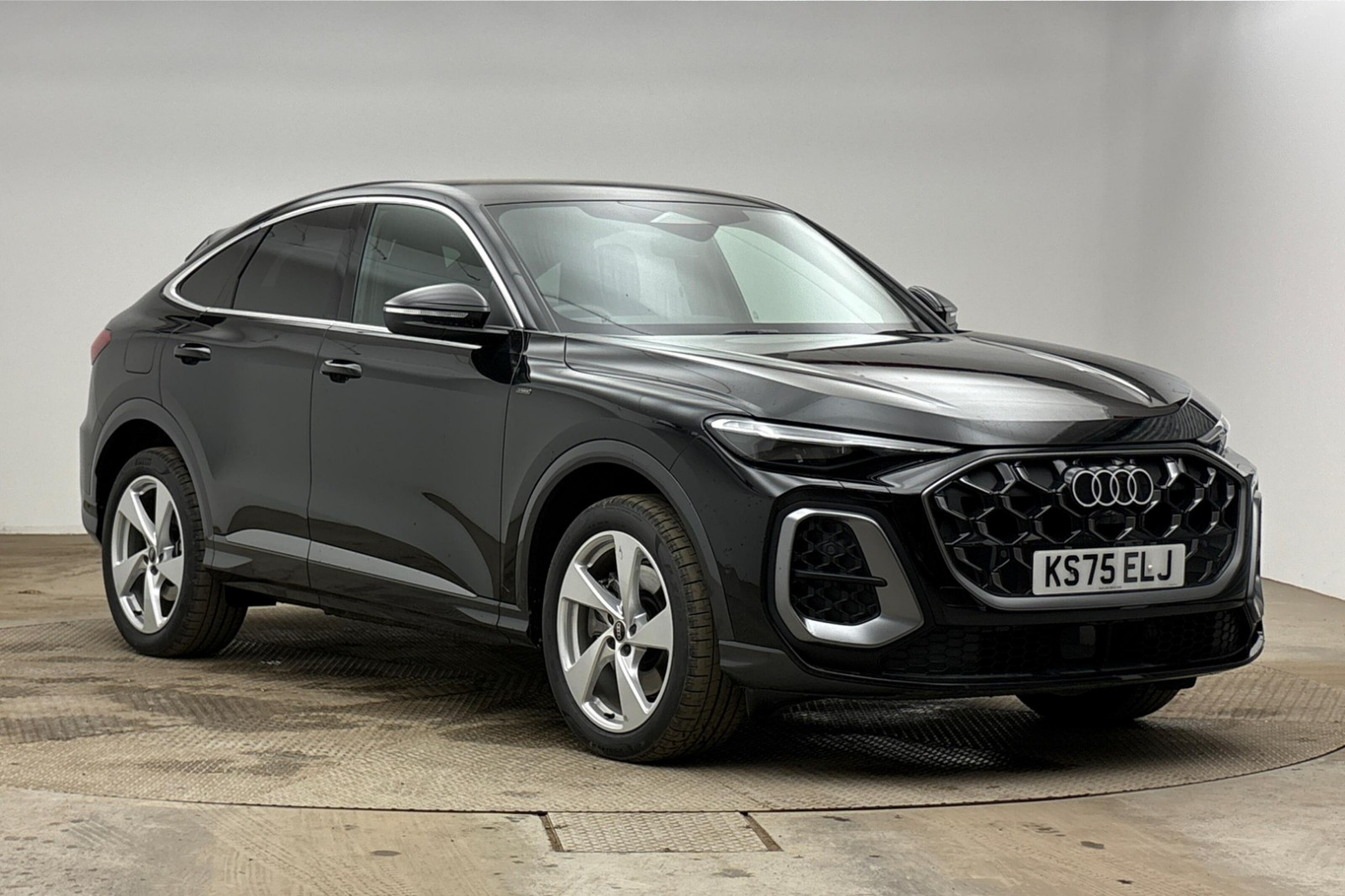 Main listing image - Audi Q5