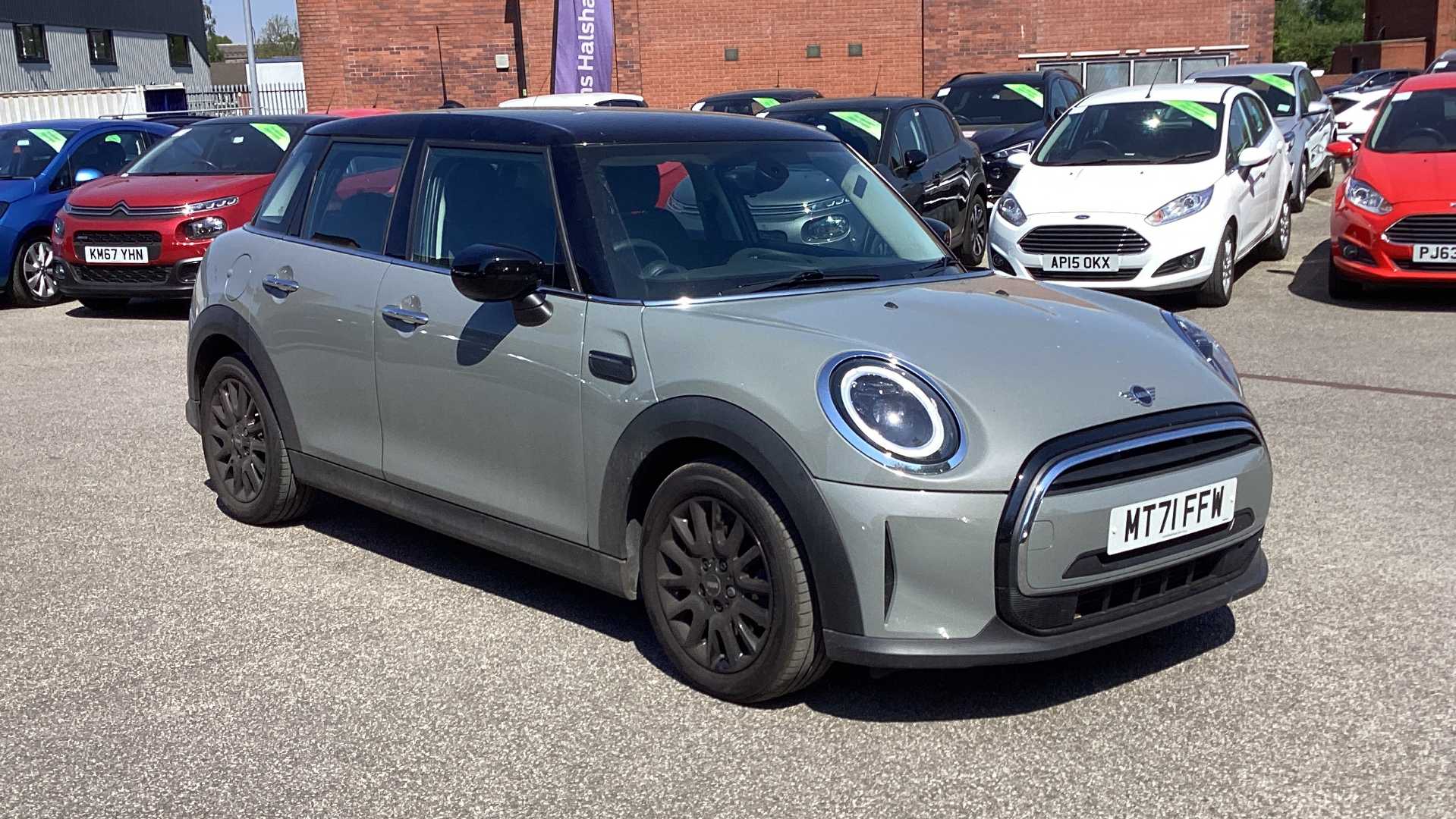 Main listing image - MINI Hatchback 5dr