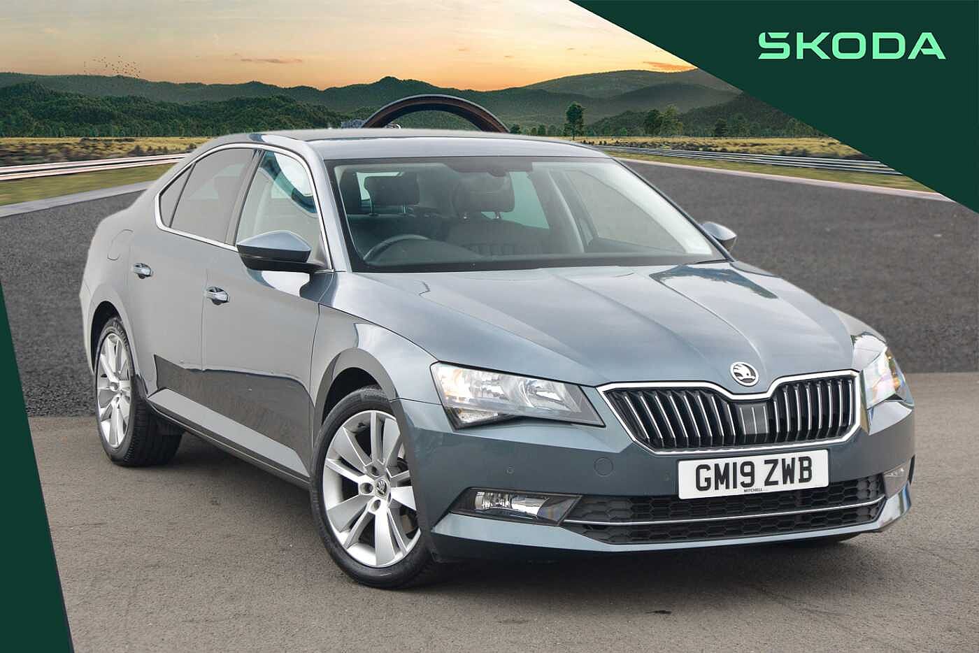 Main listing image - Skoda Superb