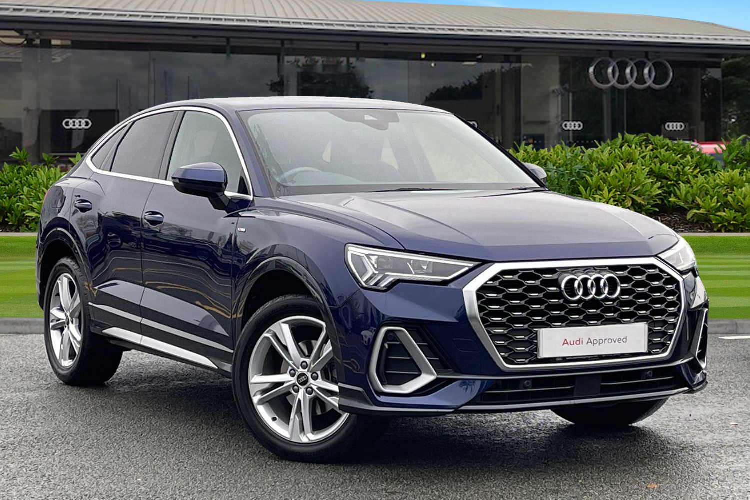 Main listing image - Audi Q3